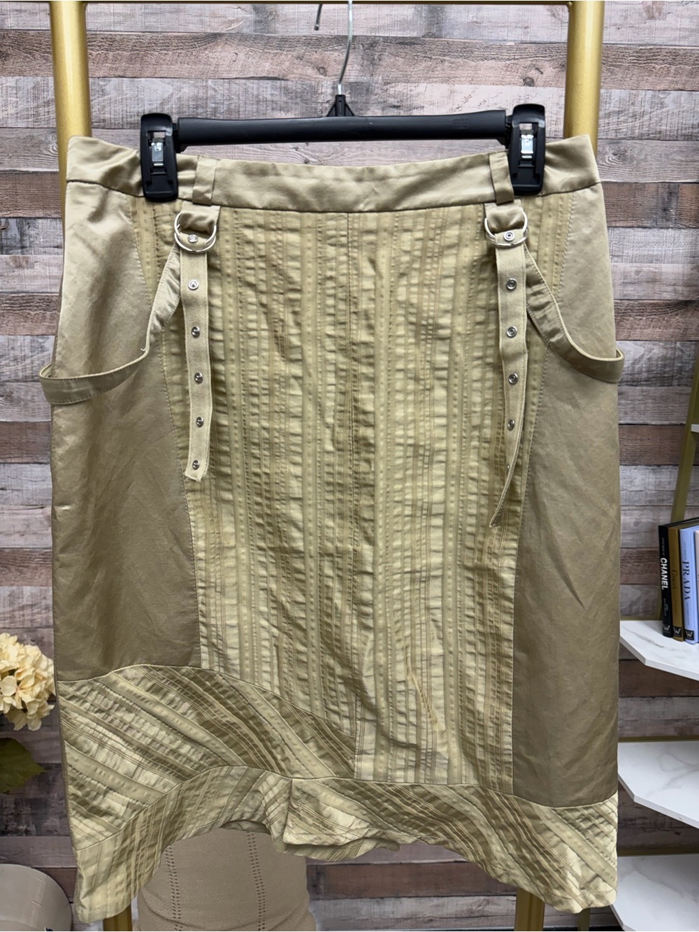 Infinitif paris gold skirt with grommet strap detail 42